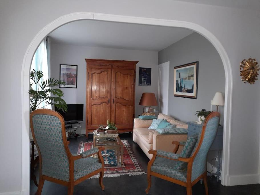 Les Abelias Bed & Breakfast Hauterive  Eksteriør bilde